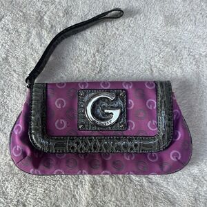 Gorgeous Guess Y2K Wristlet Handbag Clutch Metal Hardware‎